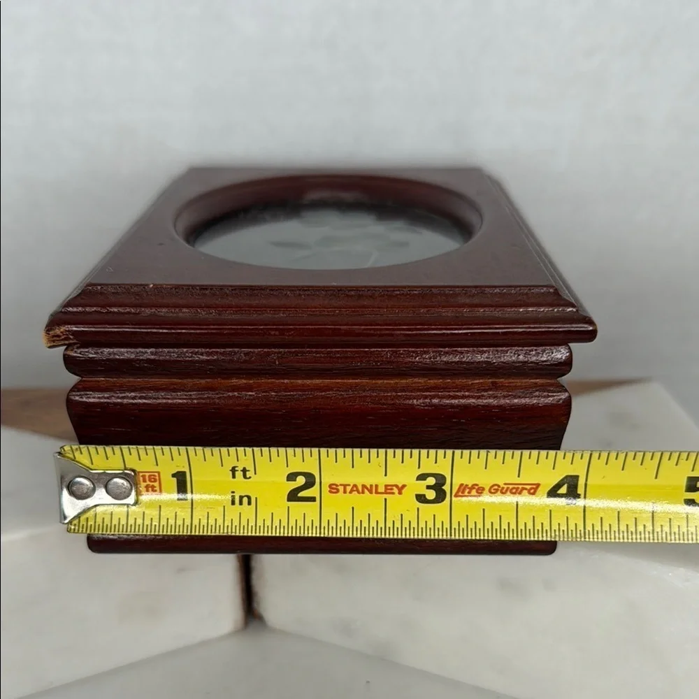 Vintage Estate Small Wooden Jewelry Box With Etched Flower Design On Oval Glass